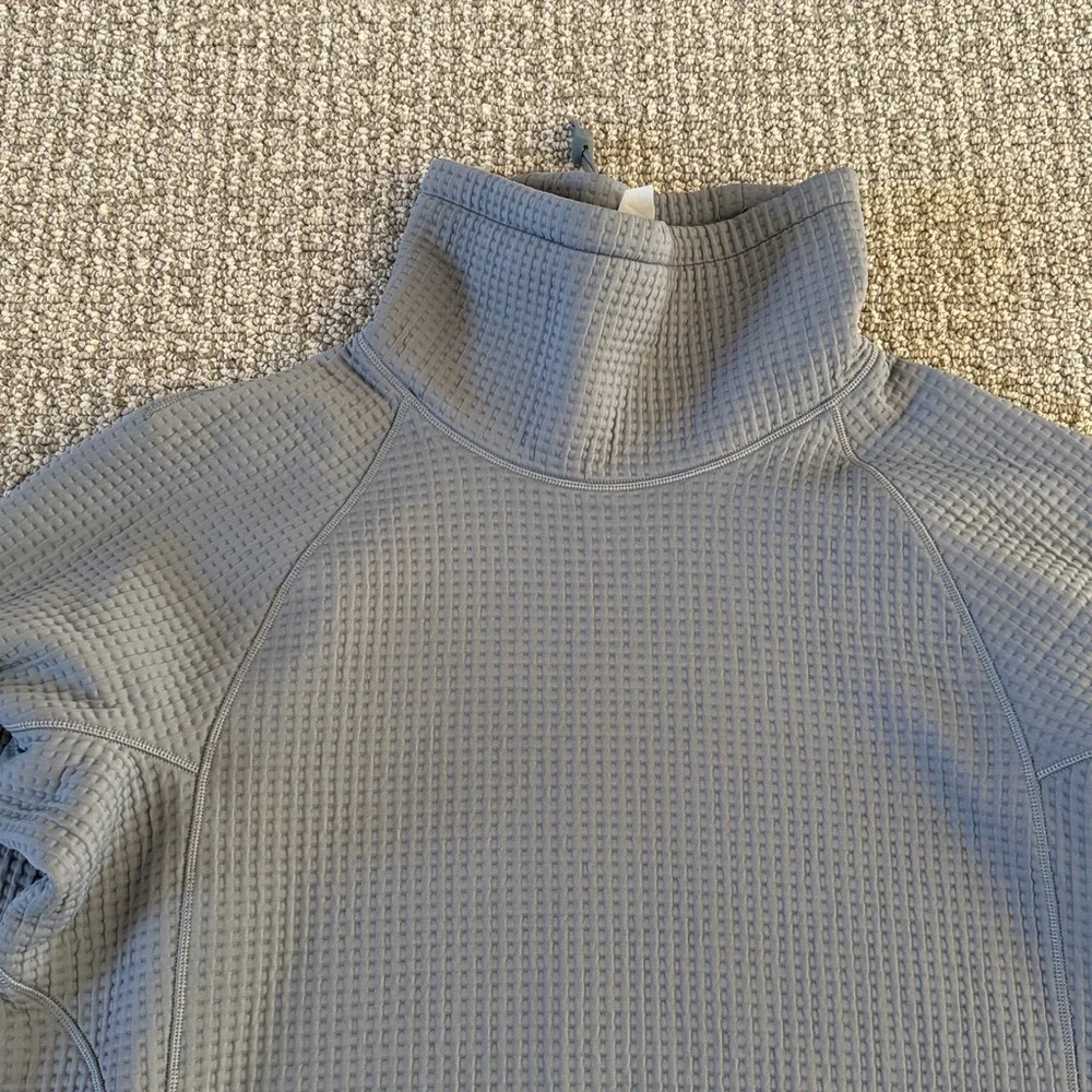 Lululemon Mock Neck Grey Waffle Sweater Top Size 6 - Picture 3 of 7